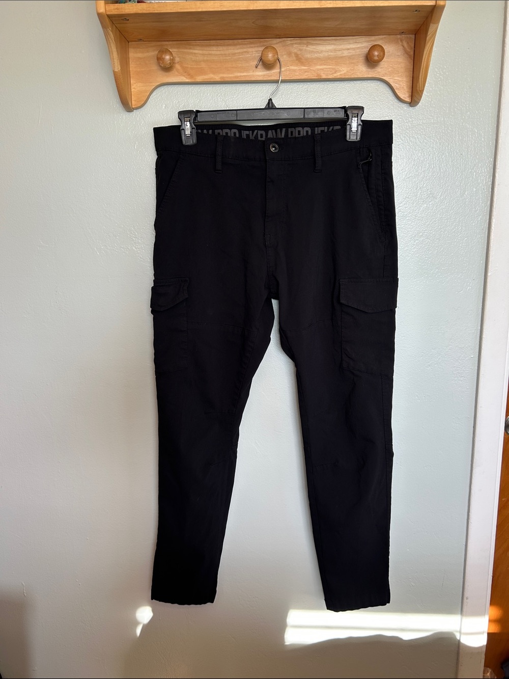 Projek Raw Men's Black Cargo Pants with Slim Taper